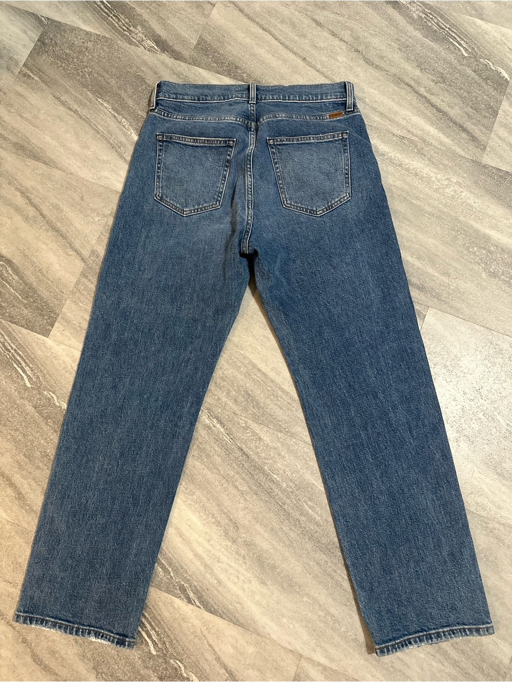 AYR Women's Mid Wash Straight-Leg Jeans - Picture 3 of 8